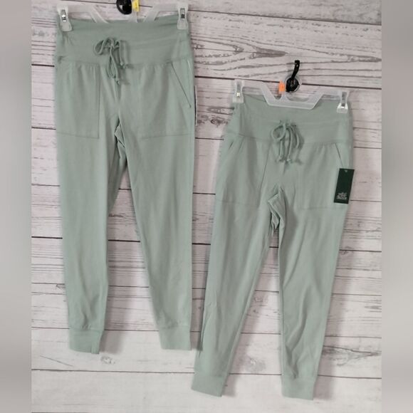 NWT:"Wild Fable" woman's stretch pants - Picture 1 of 9